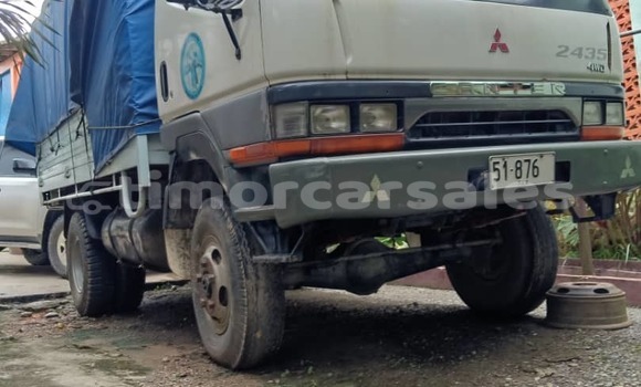 Buy Used Mitsubishi L400 White Truck in Dili in Dili