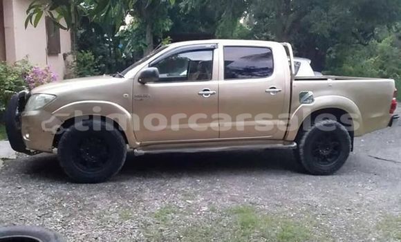 Buy Used Nissan Navara Beige Car in Dili in Dili Buy Used Nissan Navara Beige Car in Dili in Dili