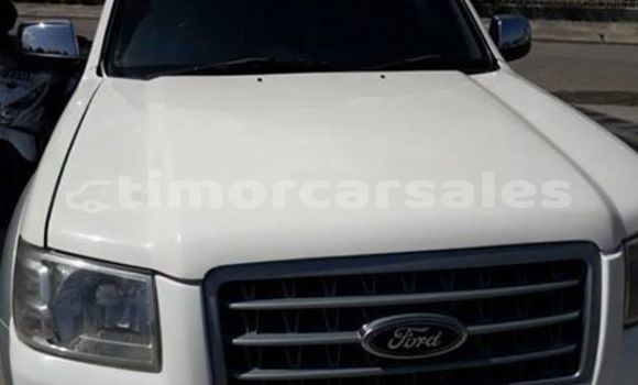 Buy Used Ford Everest White Car in Dili in Dili Buy Used Ford Everest White Car in Dili in Dili