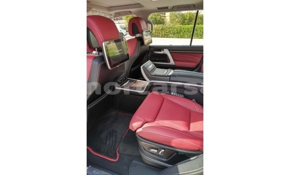 Buy Import Toyota Land Cruiser Black Car in Import - Dubai in Aileu Buy Import Toyota Land Cruiser Black Car in Import - Dubai in Aileu