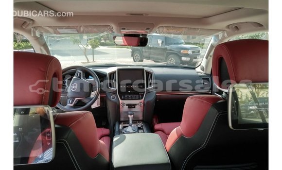 Buy Import Toyota Land Cruiser Black Car in Import - Dubai in Aileu Buy Import Toyota Land Cruiser Black Car in Import - Dubai in Aileu