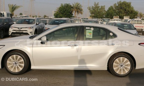 Buy Import Toyota Camry White Car in Import - Dubai in Aileu Buy Import Toyota Camry White Car in Import - Dubai in Aileu
