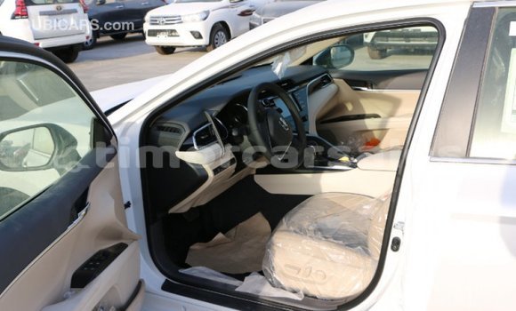 Buy Import Toyota Camry White Car in Import - Dubai in Aileu Buy Import Toyota Camry White Car in Import - Dubai in Aileu
