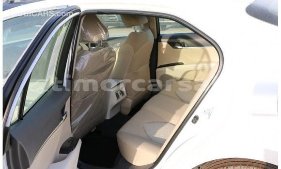 Buy Import Toyota Camry White Car in Import - Dubai in Aileu Buy Import Toyota Camry White Car in Import - Dubai in Aileu