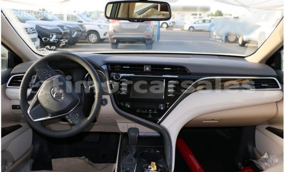 Buy Import Toyota Camry White Car in Import - Dubai in Aileu Buy Import Toyota Camry White Car in Import - Dubai in Aileu
