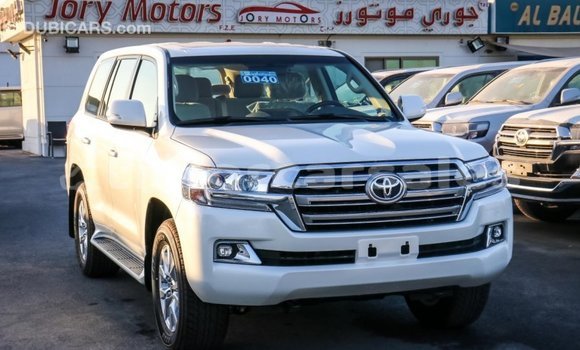 Buy Import Toyota Land Cruiser White Car in Import - Dubai in Aileu Buy Import Toyota Land Cruiser White Car in Import - Dubai in Aileu