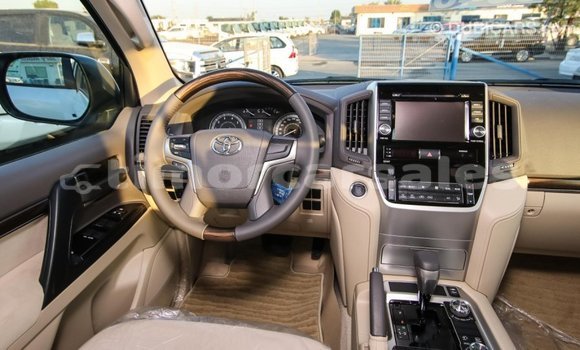Buy Import Toyota Land Cruiser White Car in Import - Dubai in Aileu Buy Import Toyota Land Cruiser White Car in Import - Dubai in Aileu