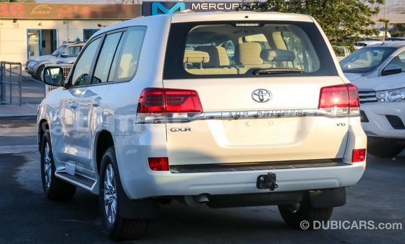 Buy Import Toyota Land Cruiser White Car in Import - Dubai in Aileu Buy Import Toyota Land Cruiser White Car in Import - Dubai in Aileu