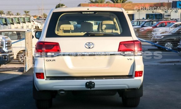 Buy Import Toyota Land Cruiser White Car in Import - Dubai in Aileu Buy Import Toyota Land Cruiser White Car in Import - Dubai in Aileu