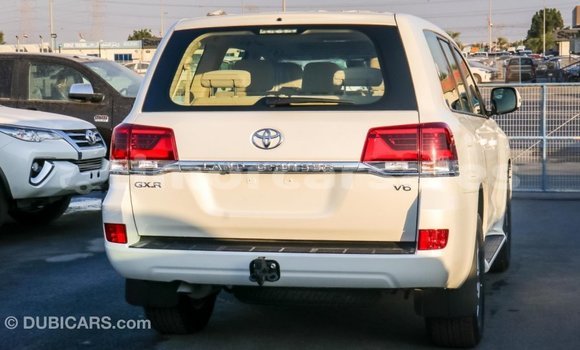 Buy Import Toyota Land Cruiser White Car in Import - Dubai in Aileu Buy Import Toyota Land Cruiser White Car in Import - Dubai in Aileu