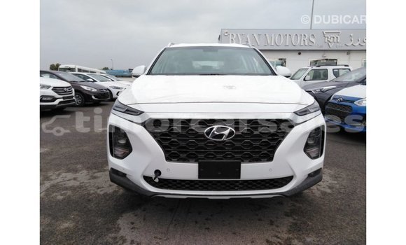 Buy Import Hyundai Santa Fe White Car in Import - Dubai in Aileu Buy Import Hyundai Santa Fe White Car in Import - Dubai in Aileu