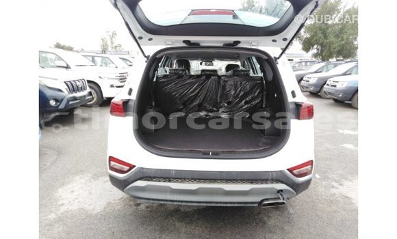Buy Import Hyundai Santa Fe White Car in Import - Dubai in Aileu Buy Import Hyundai Santa Fe White Car in Import - Dubai in Aileu