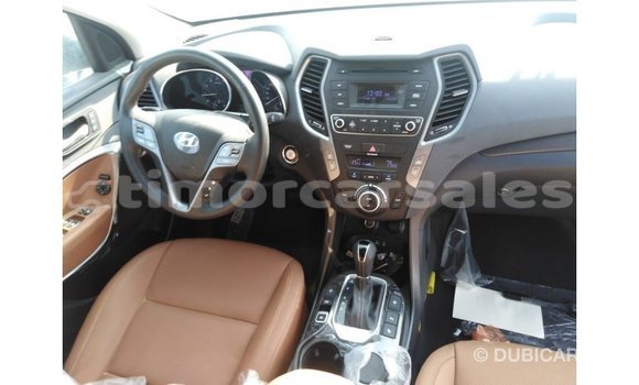 Buy Import Hyundai Santa Fe White Car in Import - Dubai in Aileu Buy Import Hyundai Santa Fe White Car in Import - Dubai in Aileu