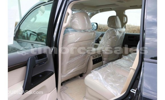 Buy Import Toyota Land Cruiser Black Car in Import - Dubai in Aileu Buy Import Toyota Land Cruiser Black Car in Import - Dubai in Aileu