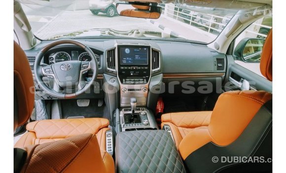 Buy Import Toyota Land Cruiser Black Car in Import - Dubai in Aileu Buy Import Toyota Land Cruiser Black Car in Import - Dubai in Aileu