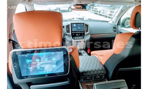 Buy Import Toyota Land Cruiser Black Car in Import - Dubai in Aileu Buy Import Toyota Land Cruiser Black Car in Import - Dubai in Aileu