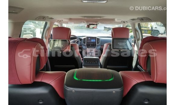 Buy Import Toyota Land Cruiser Black Car in Import - Dubai in Aileu Buy Import Toyota Land Cruiser Black Car in Import - Dubai in Aileu