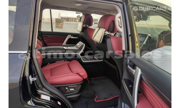 Buy Import Toyota Land Cruiser Black Car in Import - Dubai in Aileu Buy Import Toyota Land Cruiser Black Car in Import - Dubai in Aileu