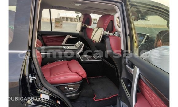 Buy Import Toyota Land Cruiser Black Car in Import - Dubai in Aileu Buy Import Toyota Land Cruiser Black Car in Import - Dubai in Aileu