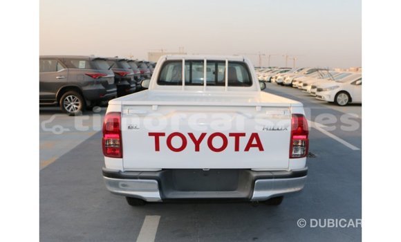 Buy Import Toyota Hilux White Car in Import - Dubai in Aileu Buy Import Toyota Hilux White Car in Import - Dubai in Aileu