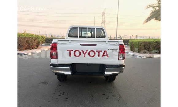Buy Import Toyota Hilux White Car in Import - Dubai in Aileu Buy Import Toyota Hilux White Car in Import - Dubai in Aileu