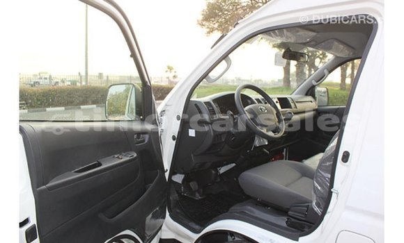 Buy Import Toyota Hiace White Car in Import - Dubai in Aileu Buy Import Toyota Hiace White Car in Import - Dubai in Aileu