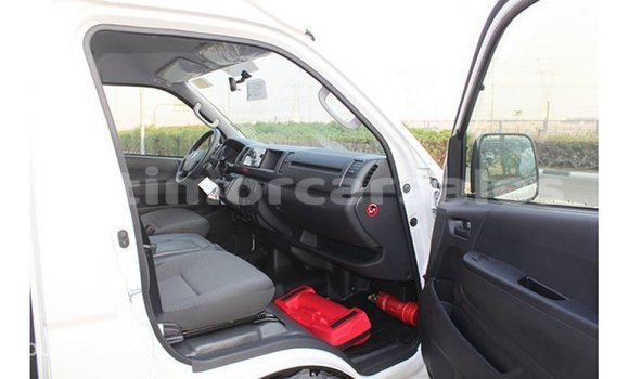 Buy Import Toyota Hiace White Car in Import - Dubai in Aileu Buy Import Toyota Hiace White Car in Import - Dubai in Aileu