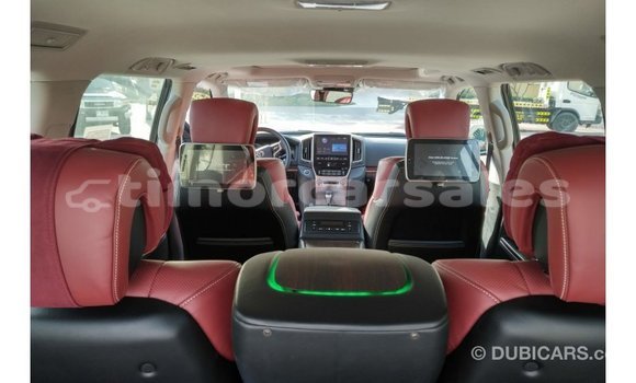 Buy Import Toyota Land Cruiser Black Car in Import - Dubai in Aileu Buy Import Toyota Land Cruiser Black Car in Import - Dubai in Aileu