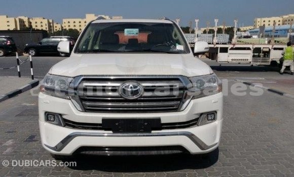 Buy Import Toyota Land Cruiser White Car in Import - Dubai in Aileu Buy Import Toyota Land Cruiser White Car in Import - Dubai in Aileu