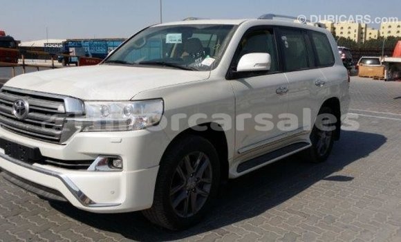 Buy Import Toyota Land Cruiser White Car in Import - Dubai in Aileu Buy Import Toyota Land Cruiser White Car in Import - Dubai in Aileu