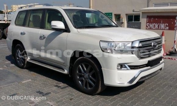 Buy Import Toyota Land Cruiser White Car in Import - Dubai in Aileu Buy Import Toyota Land Cruiser White Car in Import - Dubai in Aileu