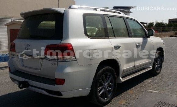 Buy Import Toyota Land Cruiser White Car in Import - Dubai in Aileu Buy Import Toyota Land Cruiser White Car in Import - Dubai in Aileu
