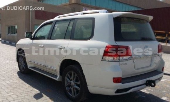 Buy Import Toyota Land Cruiser White Car in Import - Dubai in Aileu Buy Import Toyota Land Cruiser White Car in Import - Dubai in Aileu