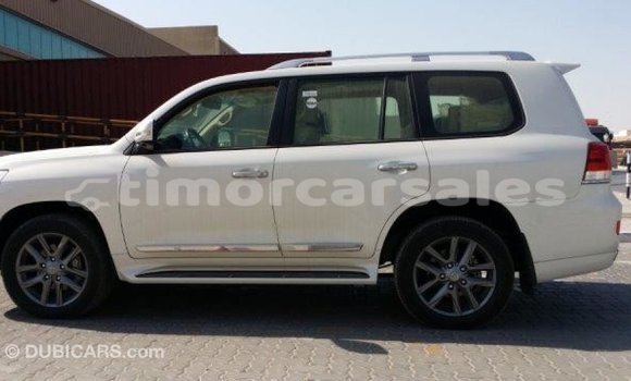 Buy Import Toyota Land Cruiser White Car in Import - Dubai in Aileu Buy Import Toyota Land Cruiser White Car in Import - Dubai in Aileu