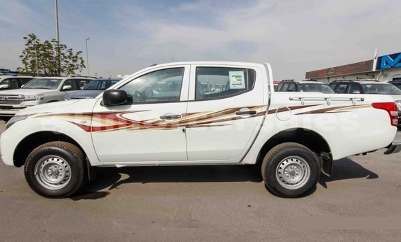 Buy Import Mitsubishi L200 White Car in Import - Dubai in Aileu Buy Import Mitsubishi L200 White Car in Import - Dubai in Aileu