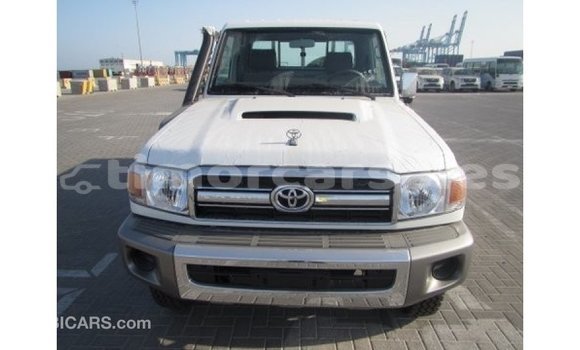 Buy Import Toyota Land Cruiser White Car in Import - Dubai in Aileu Buy Import Toyota Land Cruiser White Car in Import - Dubai in Aileu