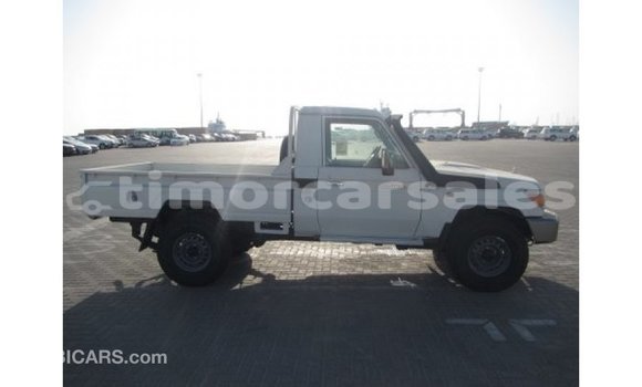 Buy Import Toyota Land Cruiser White Car in Import - Dubai in Aileu Buy Import Toyota Land Cruiser White Car in Import - Dubai in Aileu