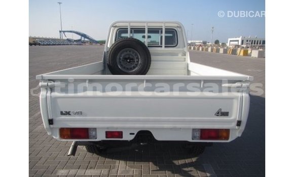 Buy Import Toyota Land Cruiser White Car in Import - Dubai in Aileu Buy Import Toyota Land Cruiser White Car in Import - Dubai in Aileu