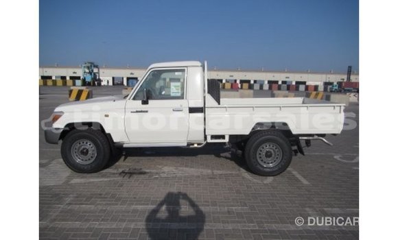 Buy Import Toyota Land Cruiser White Car in Import - Dubai in Aileu Buy Import Toyota Land Cruiser White Car in Import - Dubai in Aileu