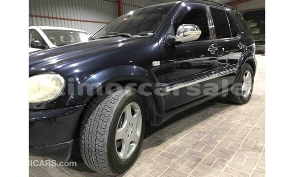Buy Import Mercedes-Benz 190 (W201) Blue Car in Import - Dubai in Aileu Buy Import Mercedes-Benz 190 (W201) Blue Car in Import - Dubai in Aileu