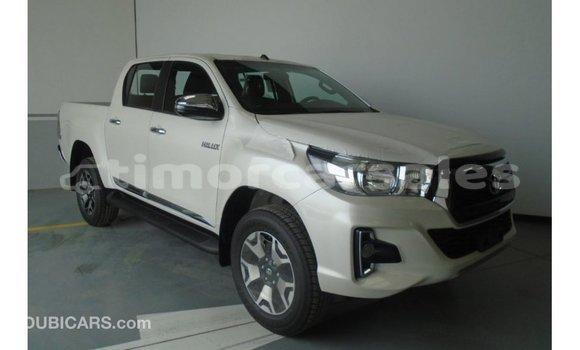 Buy Import Toyota Hilux White Car in Import - Dubai in Aileu Buy Import Toyota Hilux White Car in Import - Dubai in Aileu