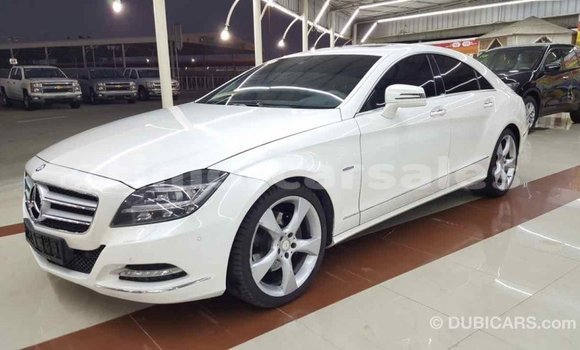 Buy Import Mercedes-Benz 190 (W201) White Car in Import - Dubai in Aileu Buy Import Mercedes-Benz 190 (W201) White Car in Import - Dubai in Aileu
