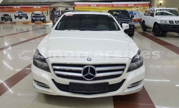 Buy Import Mercedes-Benz 190 (W201) White Car in Import - Dubai in Aileu Buy Import Mercedes-Benz 190 (W201) White Car in Import - Dubai in Aileu