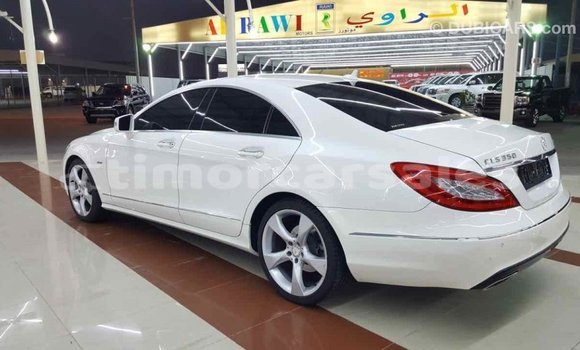 Buy Import Mercedes-Benz 190 (W201) White Car in Import - Dubai in Aileu Buy Import Mercedes-Benz 190 (W201) White Car in Import - Dubai in Aileu