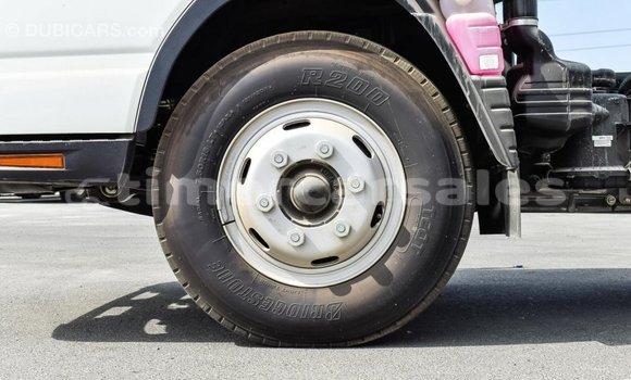 Buy Import Mitsubishi L400 White Truck in Import - Dubai in Aileu