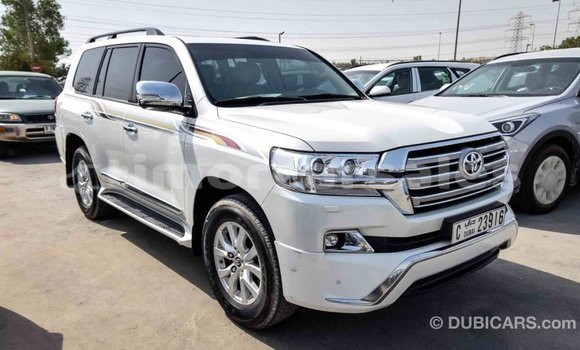 Buy Import Toyota Land Cruiser White Car in Import - Dubai in Aileu Buy Import Toyota Land Cruiser White Car in Import - Dubai in Aileu
