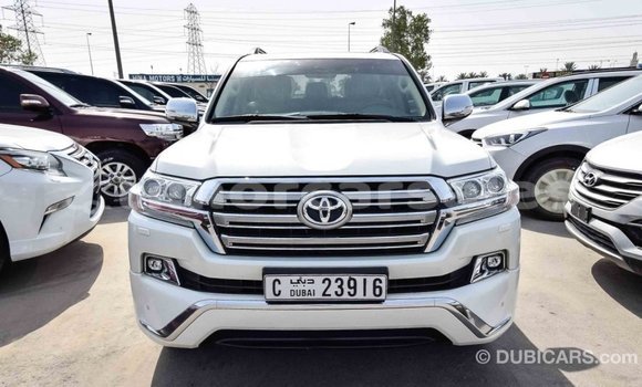Buy Import Toyota Land Cruiser White Car in Import - Dubai in Aileu Buy Import Toyota Land Cruiser White Car in Import - Dubai in Aileu