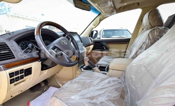 Buy Import Toyota Land Cruiser White Car in Import - Dubai in Aileu Buy Import Toyota Land Cruiser White Car in Import - Dubai in Aileu