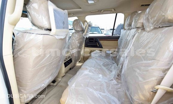 Buy Import Toyota Land Cruiser White Car in Import - Dubai in Aileu Buy Import Toyota Land Cruiser White Car in Import - Dubai in Aileu