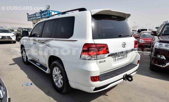 Buy Import Toyota Land Cruiser White Car in Import - Dubai in Aileu Buy Import Toyota Land Cruiser White Car in Import - Dubai in Aileu